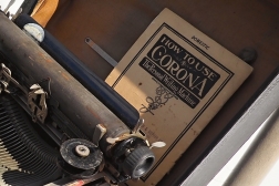 písací stroj Corona