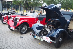 Riley 12/4 Lynx, Tatra 75 Cabrio