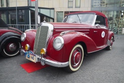 Mercedes-Benz 220 A