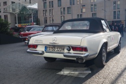 Mercedes-Benz 230 SL