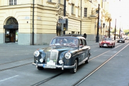 Mercedes-Benz 220 S