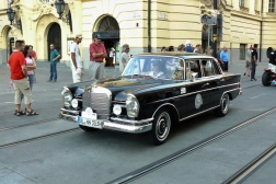 Mercedes-Benz 230 S W111