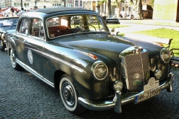 Mercedes-Benz 220 S