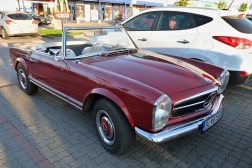 Mercedes-Benz 230 SL