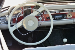 Mercedes-Benz 230 SL