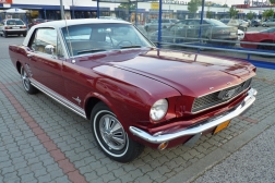 Ford Mustang Coupe