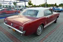 Ford Mustang Coupe