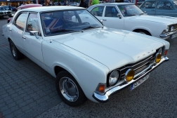 Ford Cortina