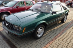 Ford Mustang V6 Fastback