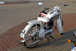 Jawa 250 Pérák
