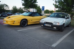 Pontiac Firebird Trans Am Coupe, Škoda Favorit