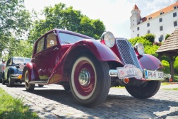Tatra 75