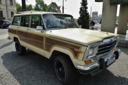 Jeep Grand Wagoneer