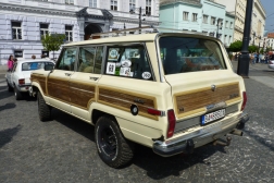 Jeep Grand Wagoneer