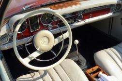 Mercedes-Benz 230 SL