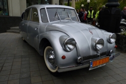 Tatra 87