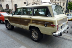 Jeep Grand Wagoneer