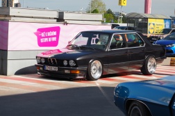 BMW 524