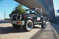 Suzuki Samurai 5-speed