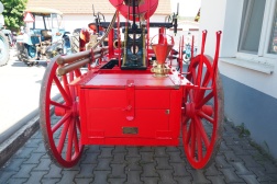 štvorkolesová hasičská striekačka Seltenhofer frigyes fiai