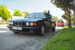 BMW 735i E32